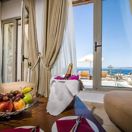 Antinea And Ξενοδοχείο 4*